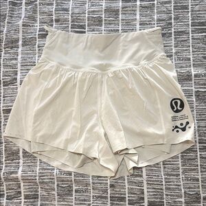 EUC women’s lululemon shorts size 6